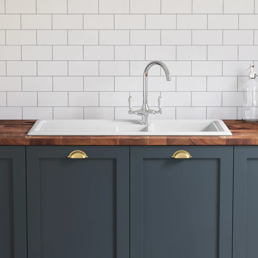 Butler & Rose 1.5 Bowl White Ceramic Kitchen Sink with Reversible Drainer - 1010mm x 525mm