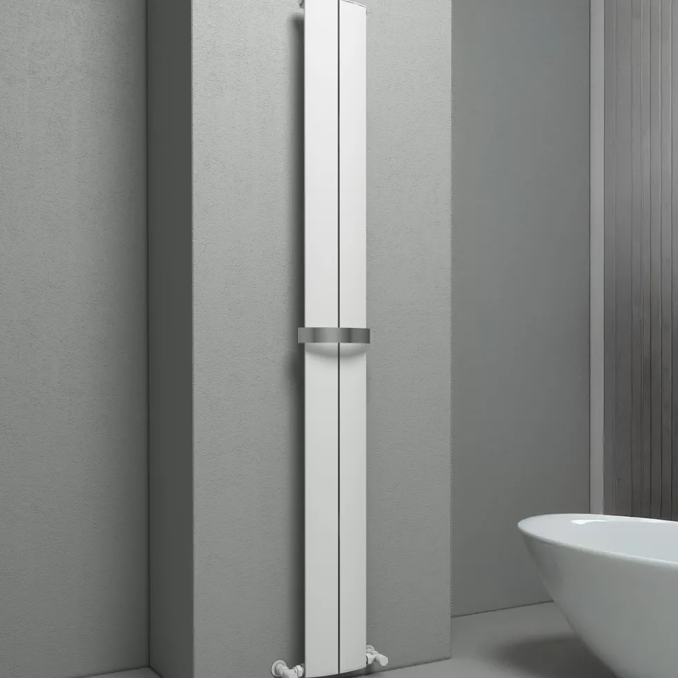 Carisa Play Bath Curved Panel Vertical Aluminium Heated Towel Rail