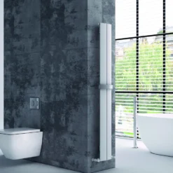 Carisa Play Bath Curved Panel Vertical Aluminium Heated Towel Rail
