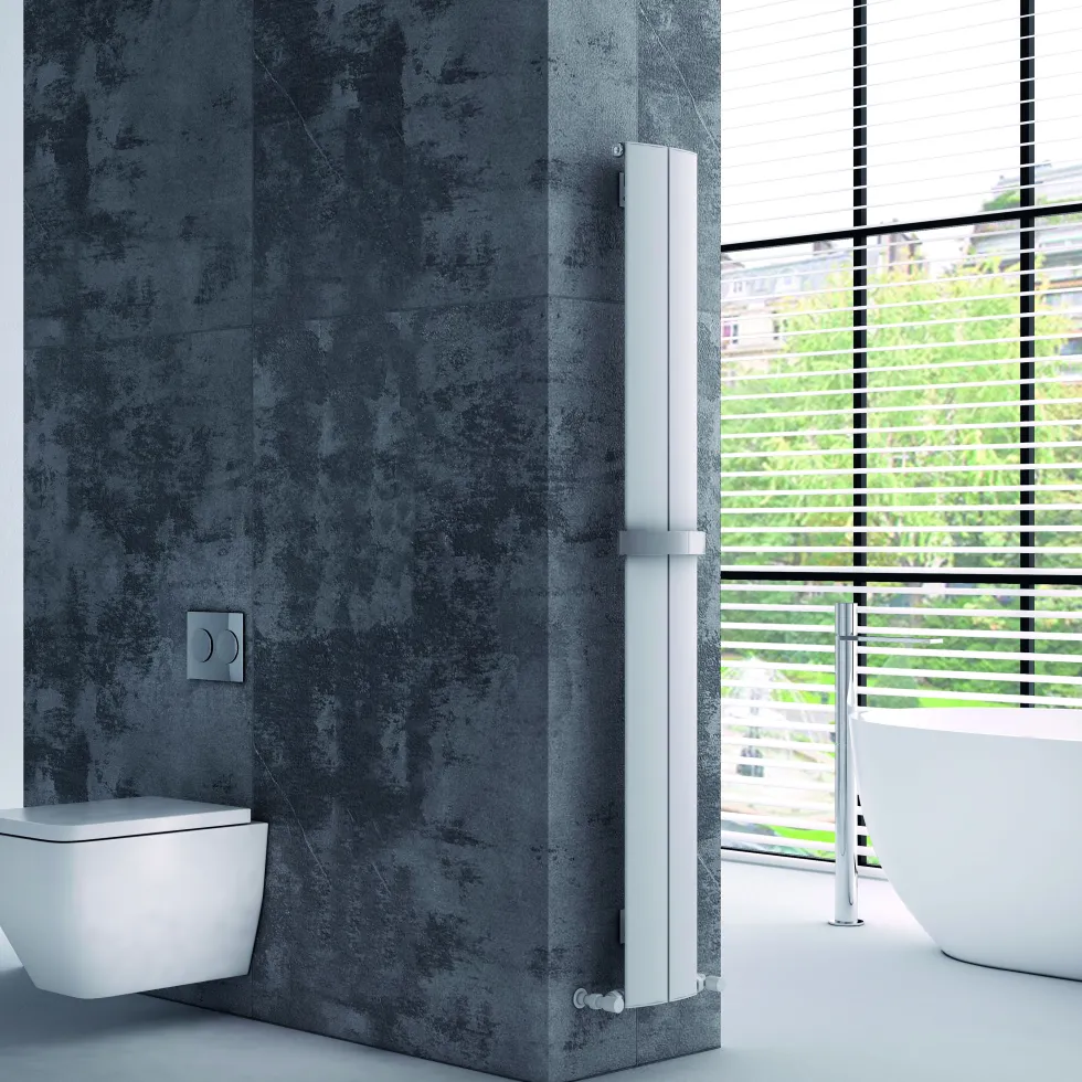 Carisa Play Bath Curved Panel Vertical Aluminium Heated Towel Rail
