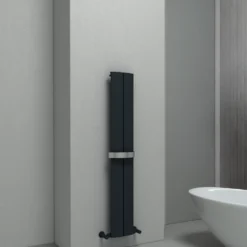 Carisa Play Bath Curved Panel Vertical Aluminium Heated Towel Rail