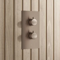 Core 1 Outlet Concealed Valve & Fixed Wall Mounted Square Shower Head