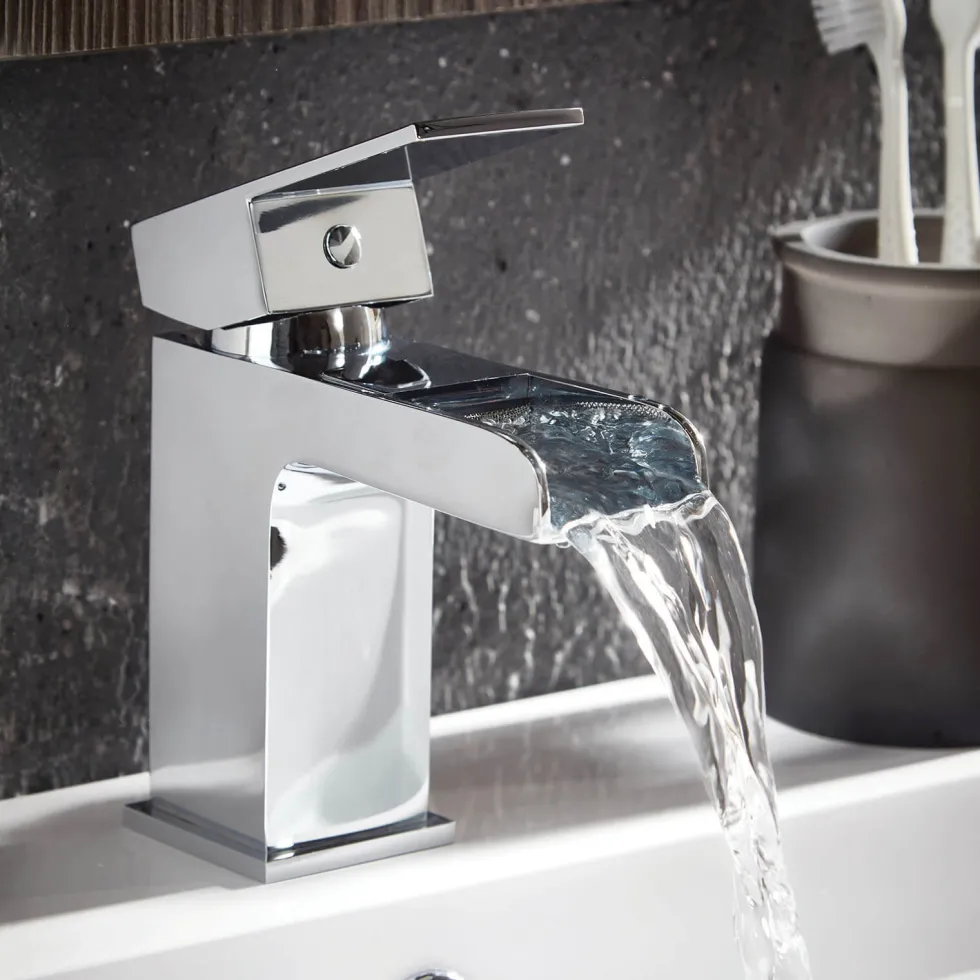 Erin Complete Bathroom Suite with Reinforced Bath & Rimless Toilet