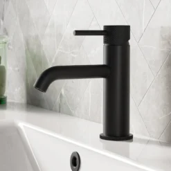 Harbour Clarity Knurled Basin Mixer Tap & Waste and Bath Shower Mixer Tap with Shower Kit
