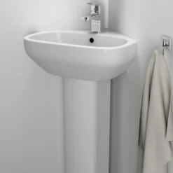 Ideal Standard i.life A Corner 450mm Cloakroom Basin & Full Pedestal