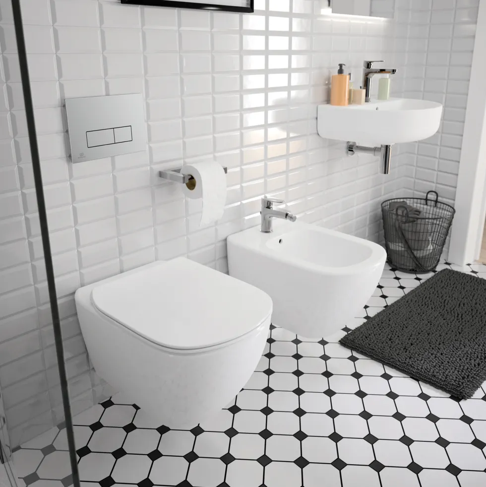 Ideal Standard Tesi Wall Hung Toilet with Aquablade® Flush Technology & Soft Close Seat