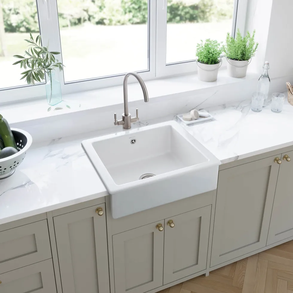 Rangemaster Hartland Belfast 1 Bowl Gloss White Fireclay Ceramic Kitchen Sink & Waste - 622 x 494mm