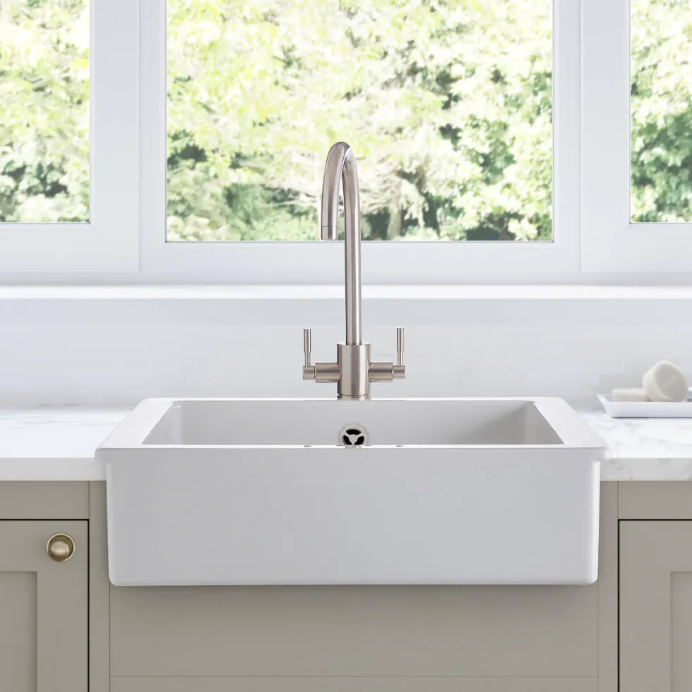Rangemaster Hartland Belfast 1 Bowl Gloss White Fireclay Ceramic Kitchen Sink & Waste - 622 x 494mm