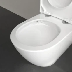 Villeroy & Boch Subway 3.0 Close Coupled TwistFlush Rimless Toilet with Soft Close Toilet Seat